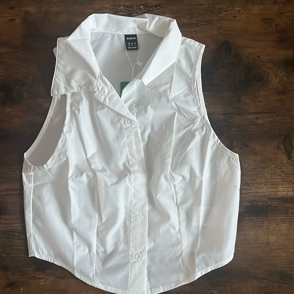 White sleeveless crop blouse size XS